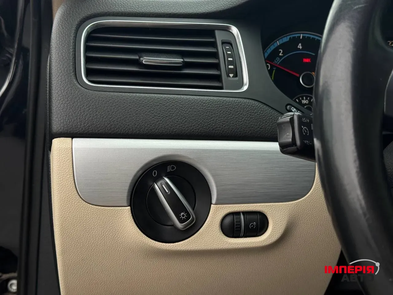 Volkswagen Jetta - фото 34