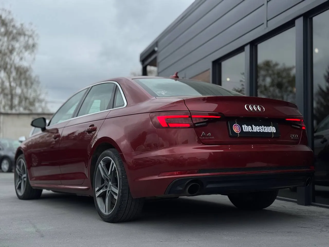 Audi A4 - фото 11