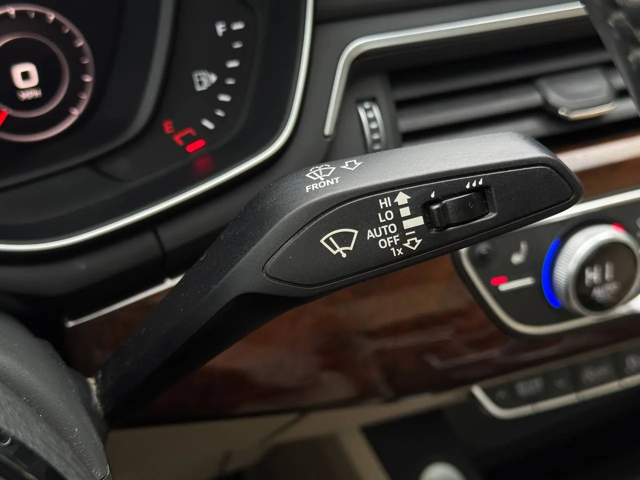 Audi A4 - фото 54