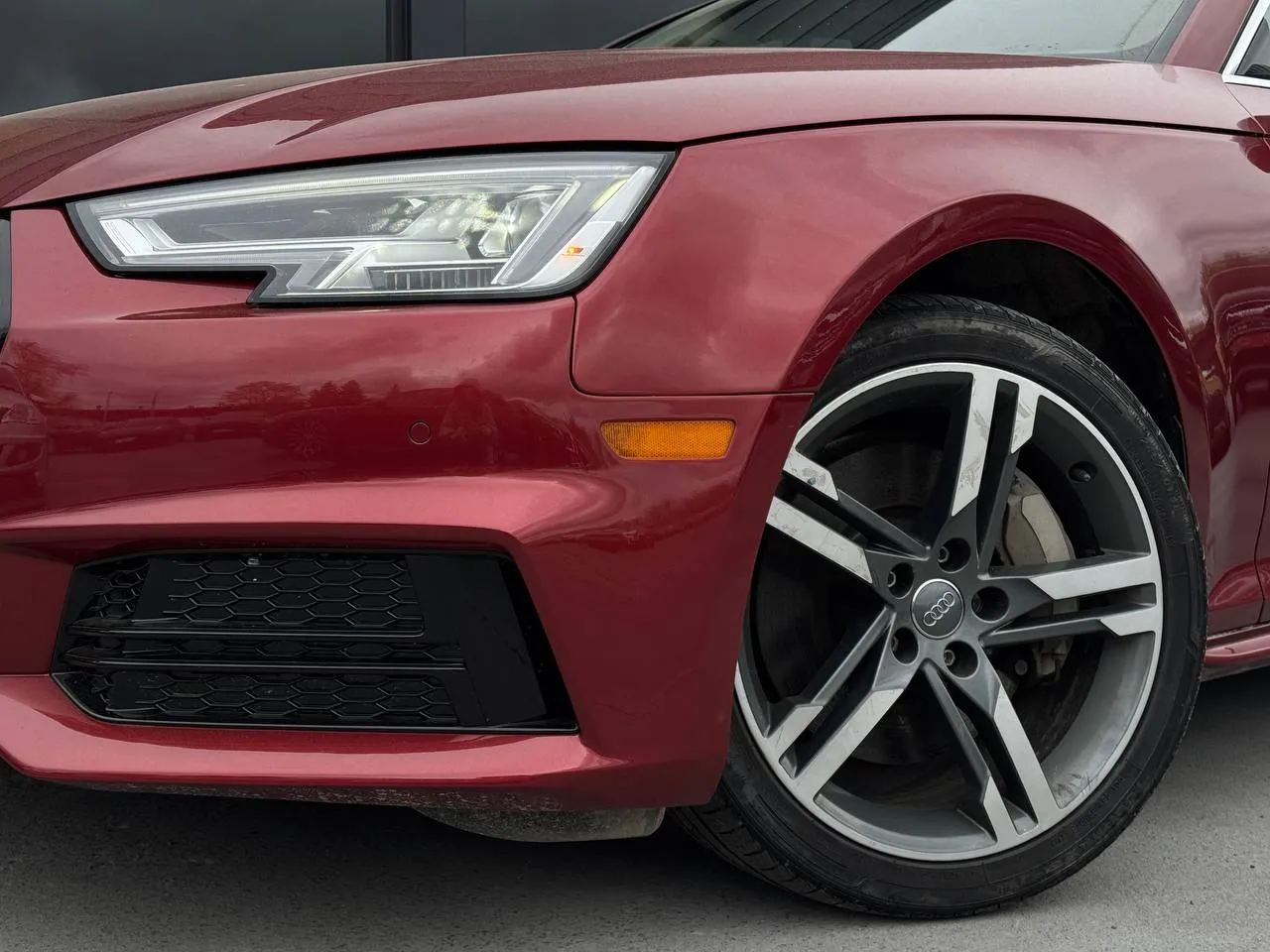 Audi A4 - фото 5