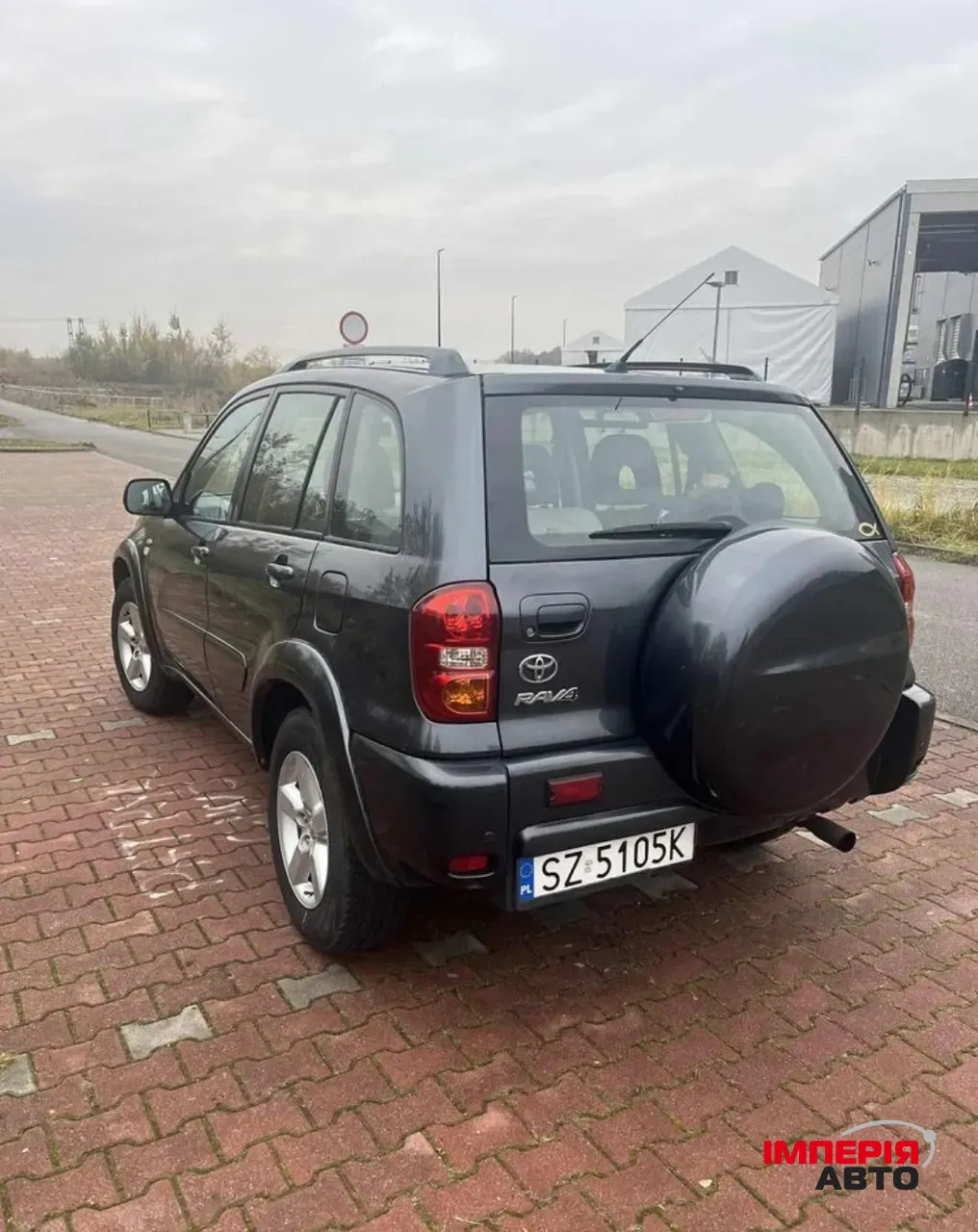 Toyota RAV4 - фото 3