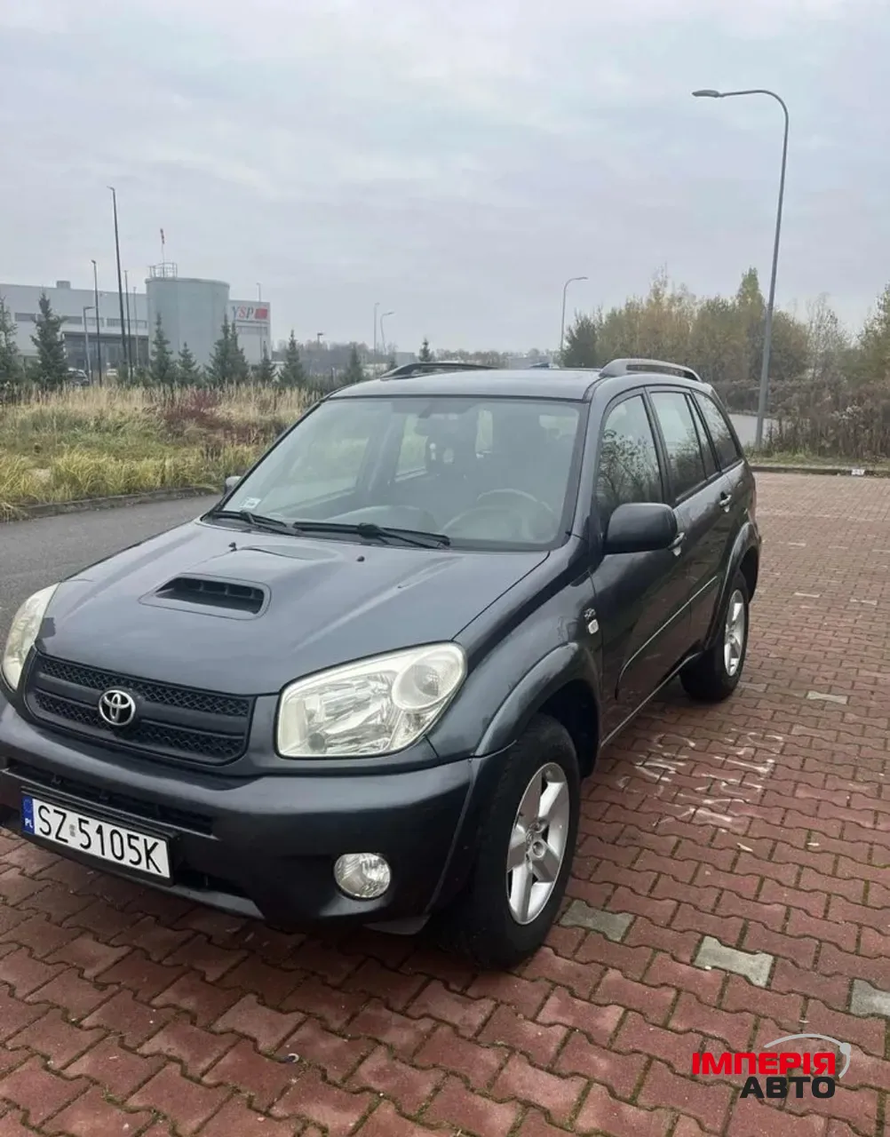 Toyota RAV4 - фото 1