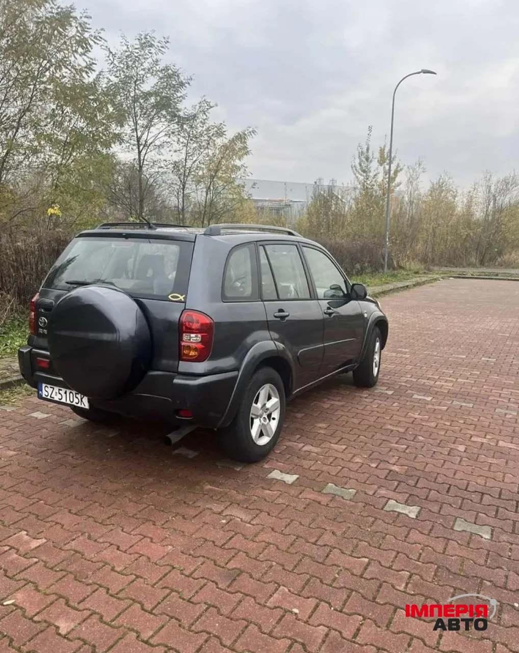 Toyota RAV4 - фото 4