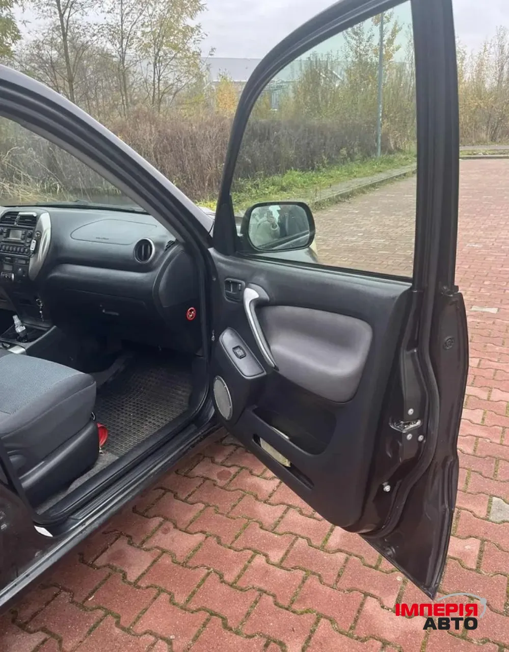 Toyota RAV4 - фото 8