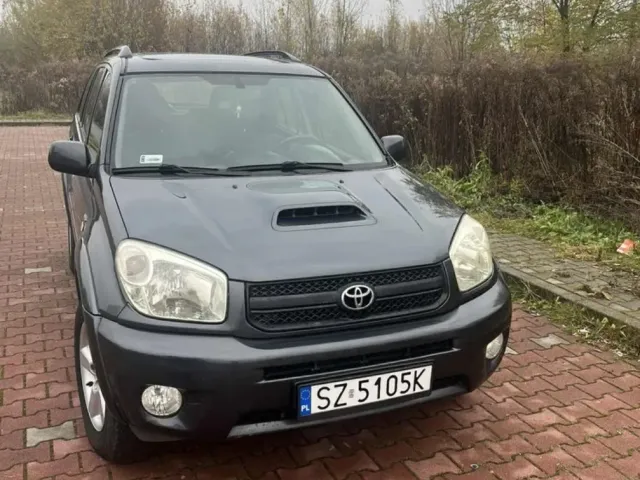 Toyota RAV4 - фото 2