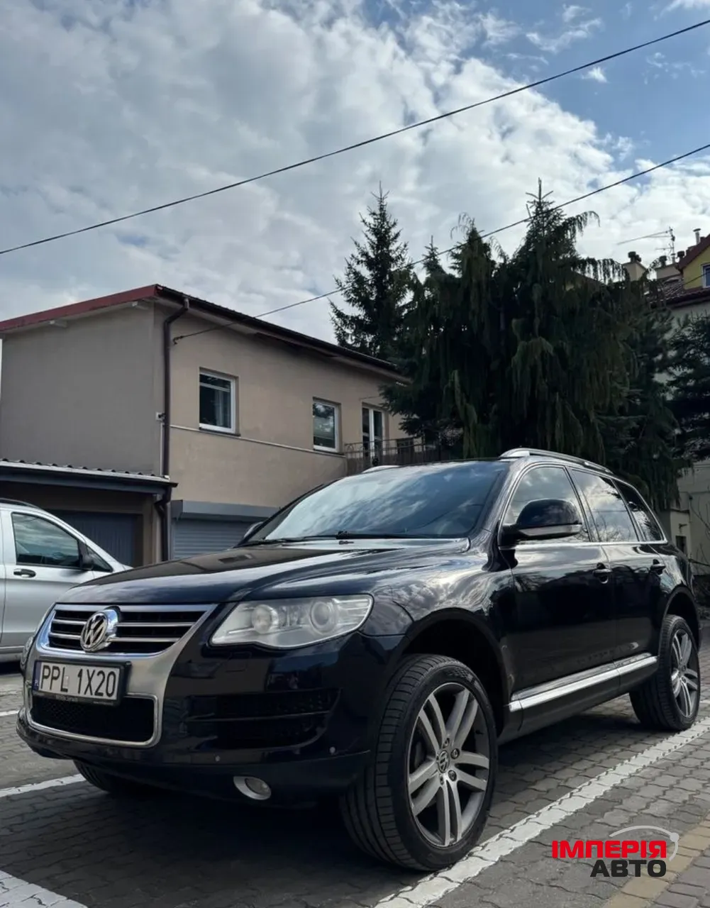 Volkswagen Touareg - фото 1