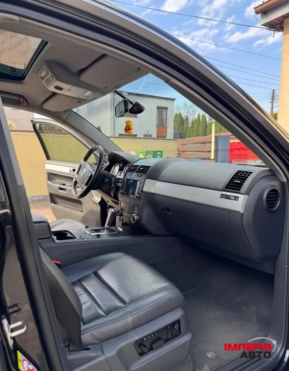 Volkswagen Touareg - фото 11