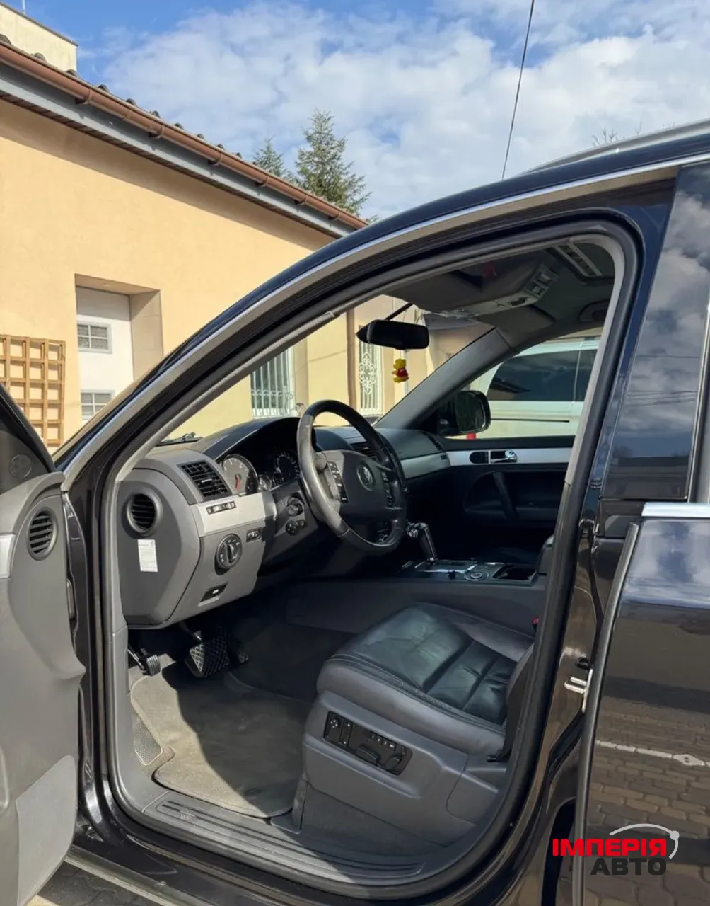 Volkswagen Touareg - фото 13