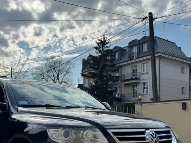 Volkswagen Touareg - фото 2
