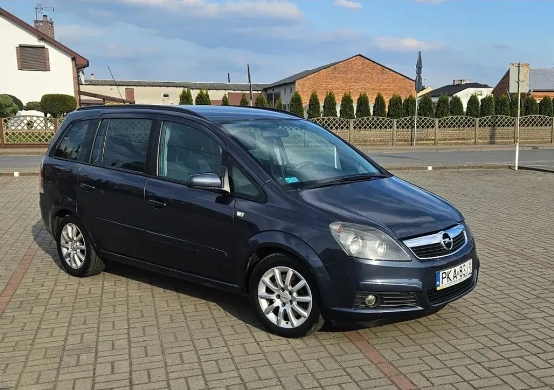 Opel Zafira - фото 2