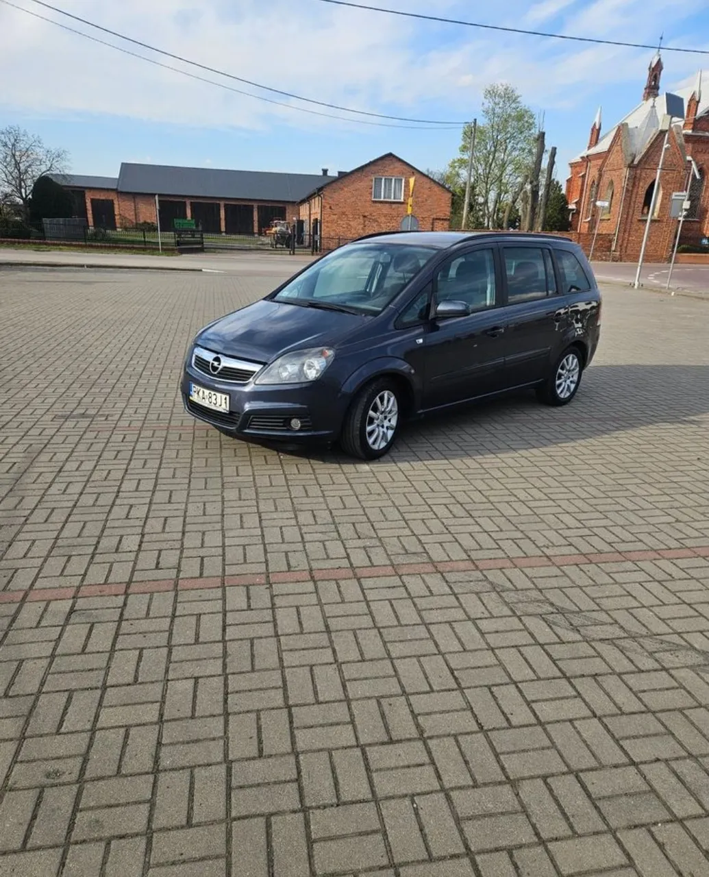 Opel Zafira - фото 1