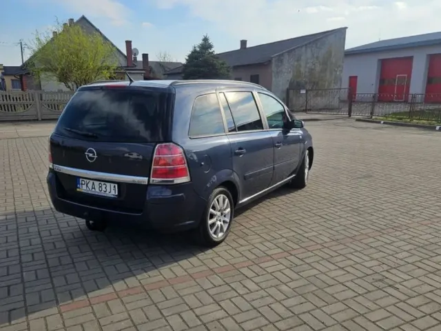 Opel Zafira - фото 3