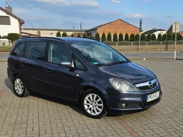 Opel Zafira - фото 2