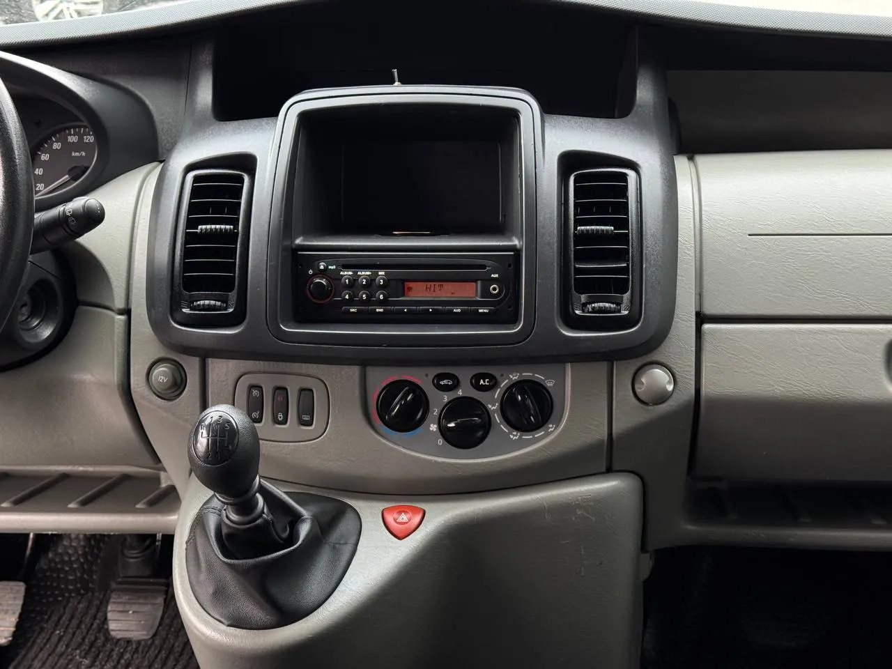 Opel Vivaro - фото 50