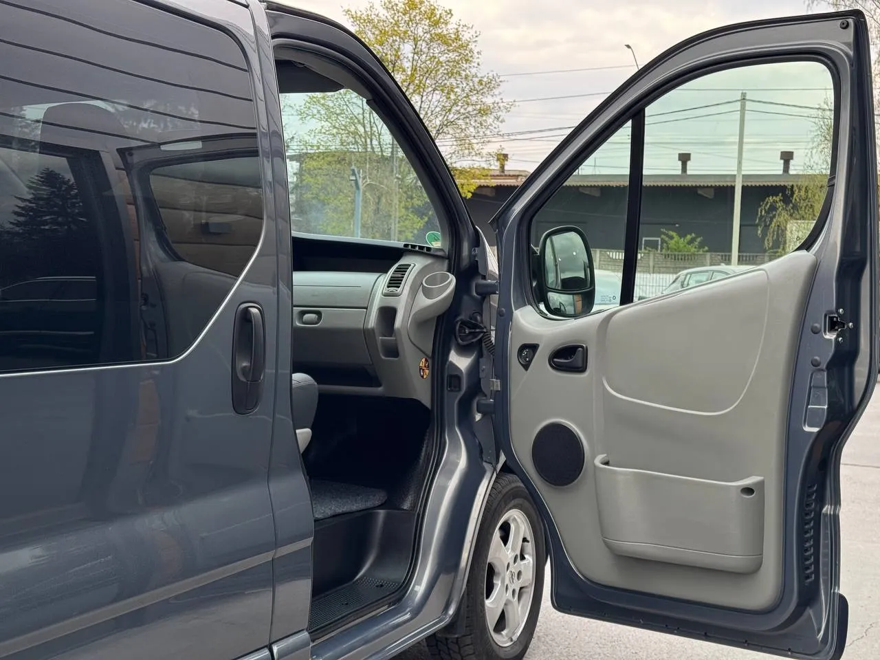 Opel Vivaro - фото 54