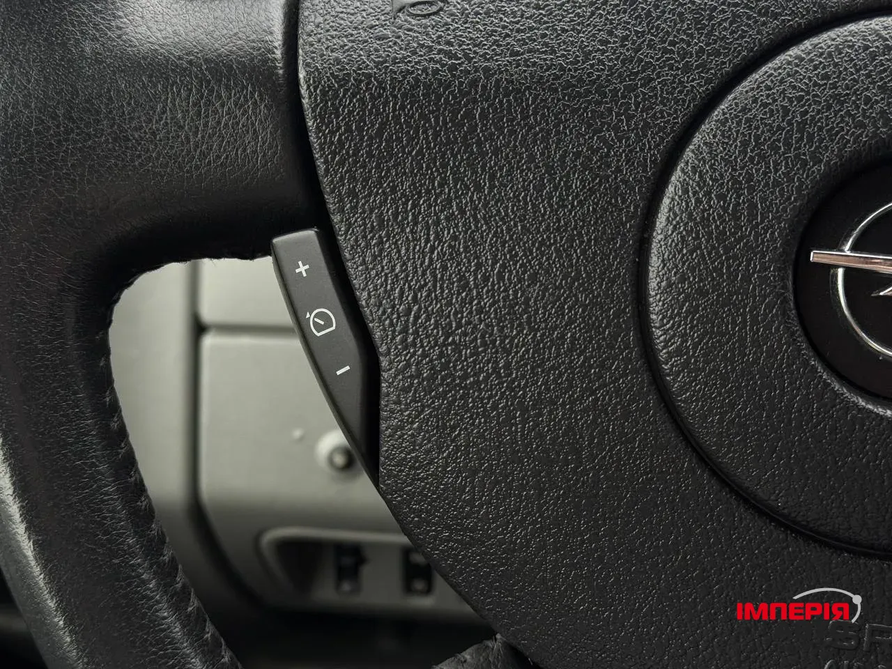 Opel Vivaro - фото 22