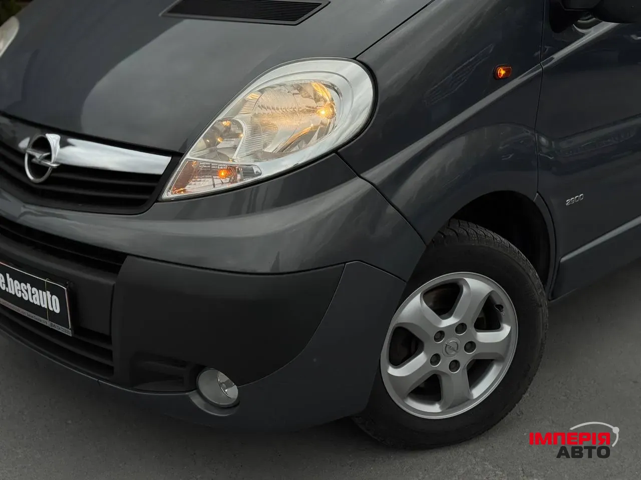 Opel Vivaro - фото 3
