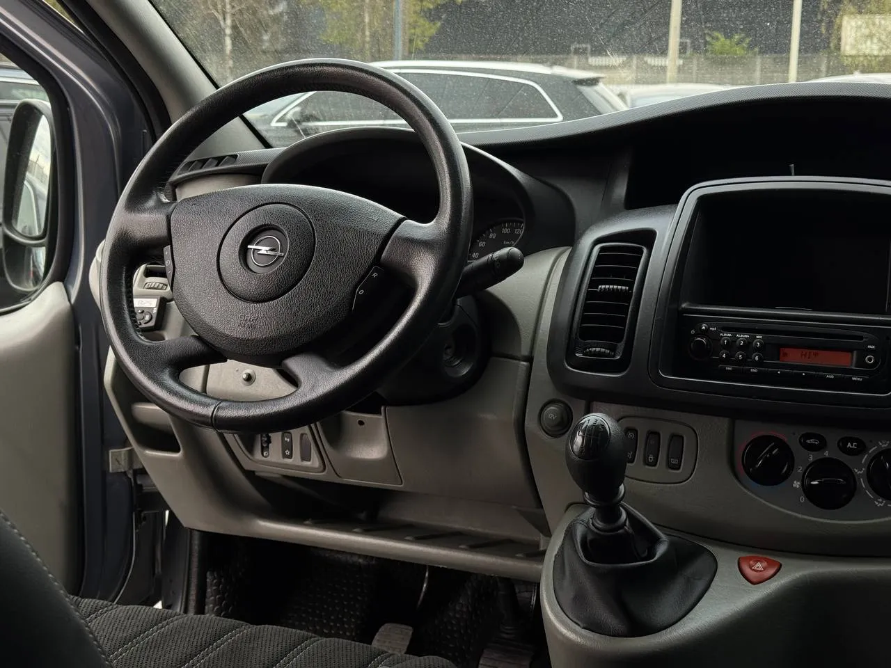 Opel Vivaro - фото 48