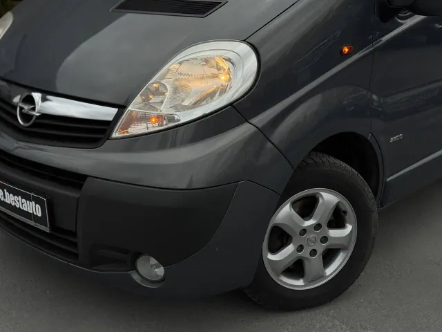 Opel Vivaro - фото 3