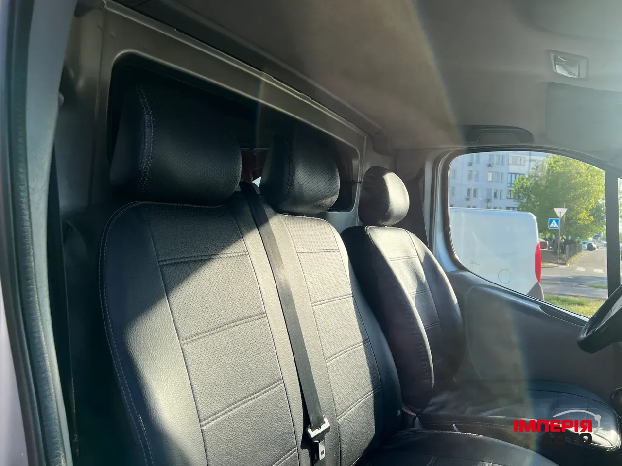 Renault Trafic - фото 12