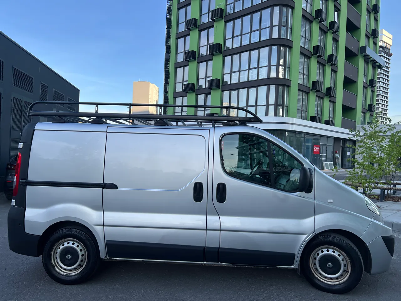 Renault Trafic - фото 10