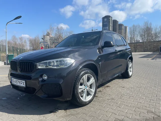 BMW X5 - фото 1