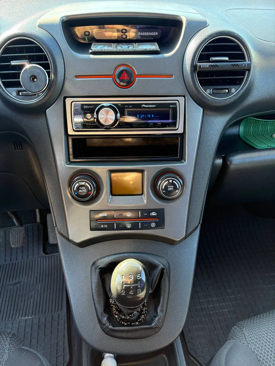 Kia Carens - фото 25