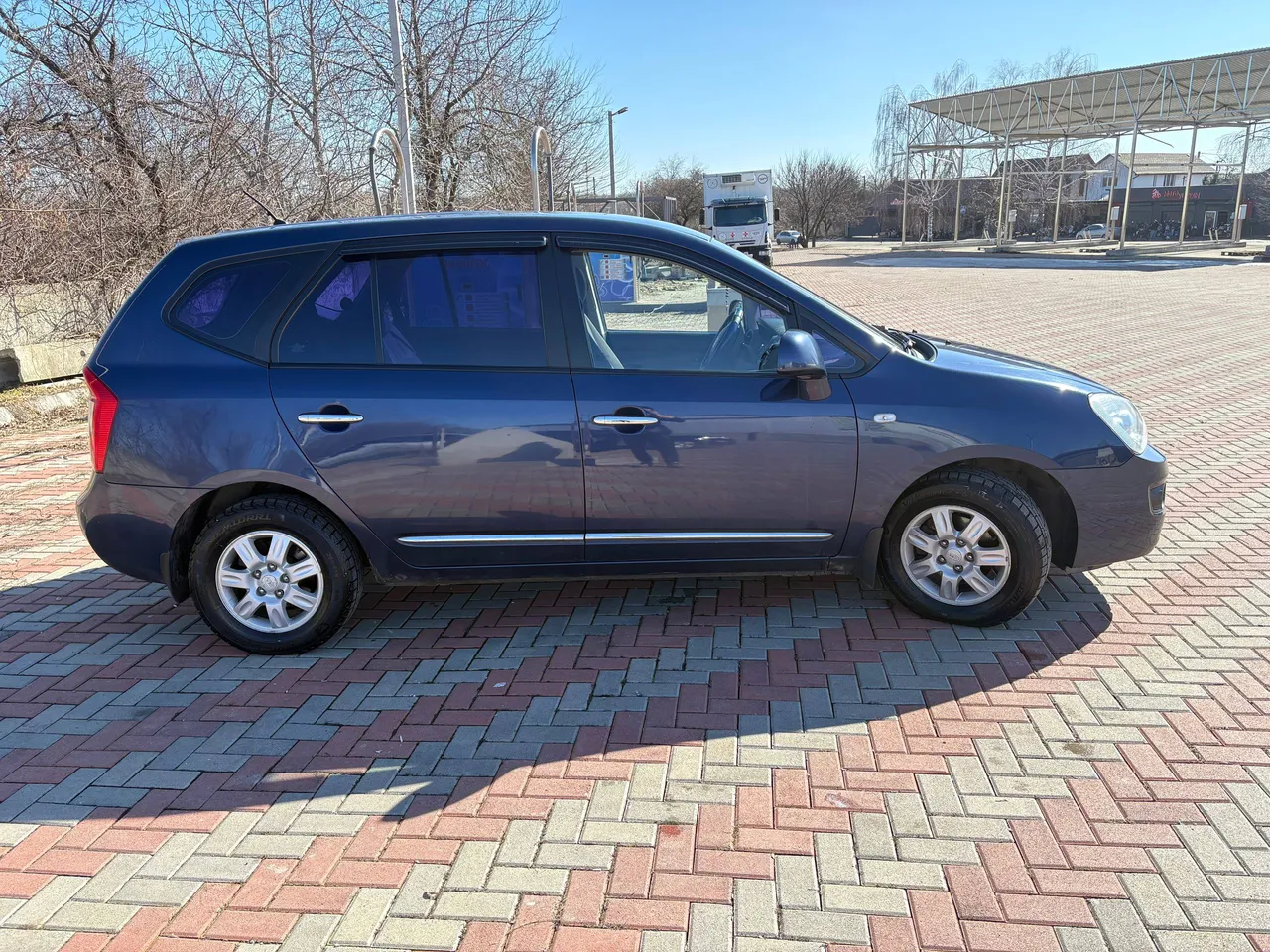 Kia Carens - фото 4