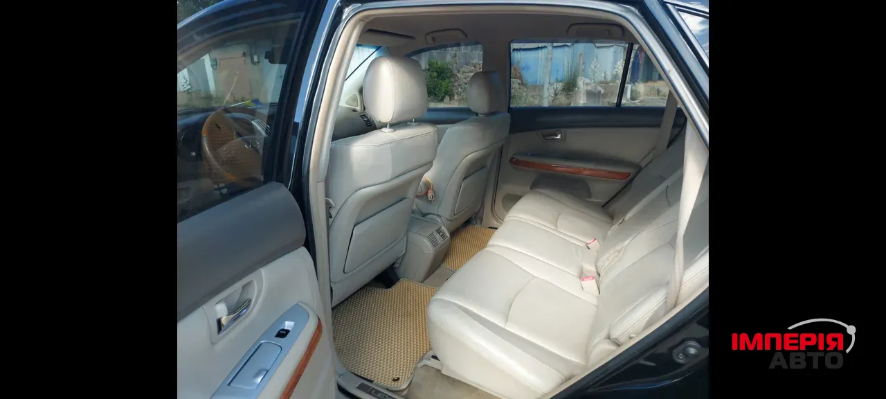 Lexus RX - фото 7