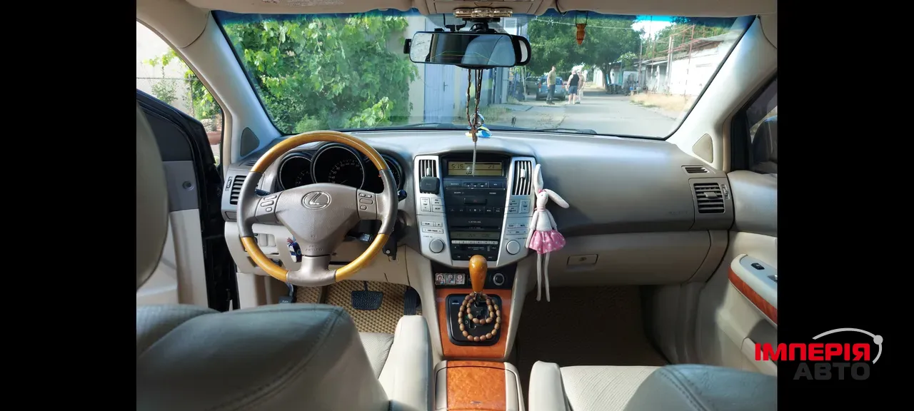 Lexus RX - фото 10
