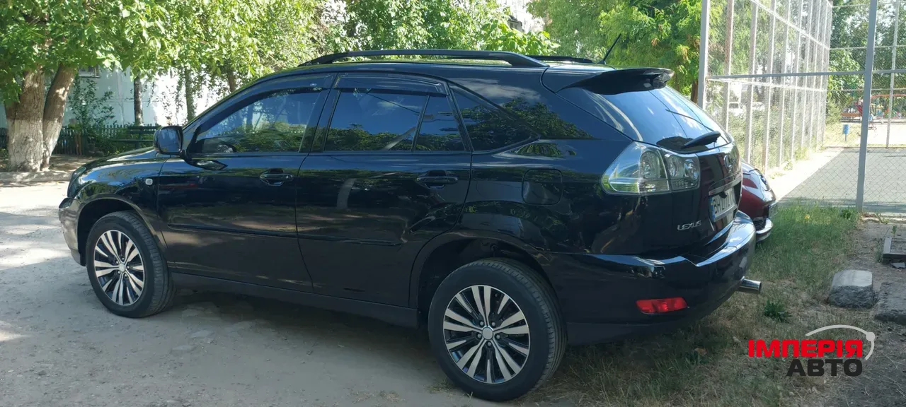 Lexus RX - фото 13