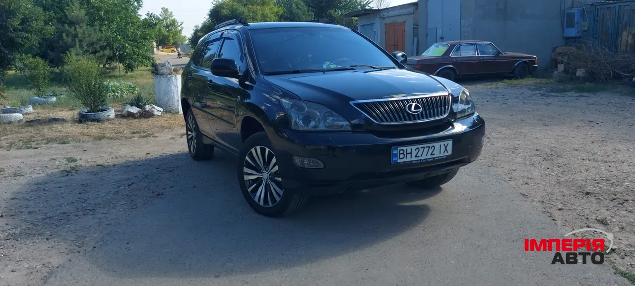 Lexus RX - фото 1