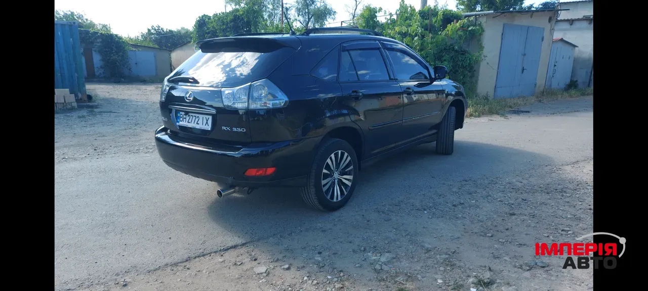 Lexus RX - фото 17