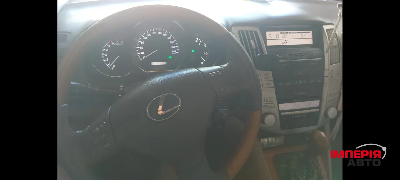 Lexus RX - фото 12