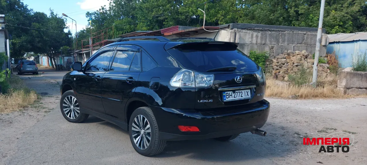 Lexus RX - фото 16