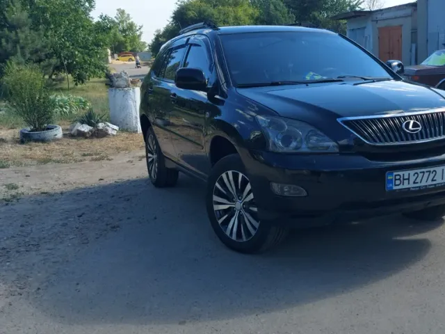 Lexus RX - фото 1
