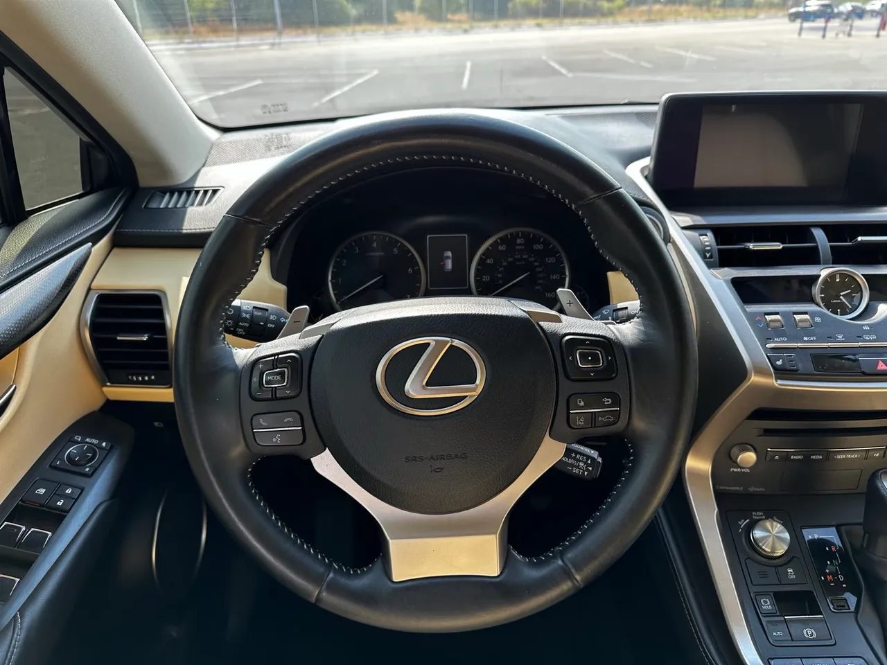 Lexus NX - фото 31