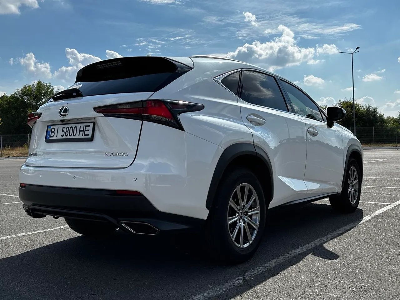 Lexus NX - фото 11