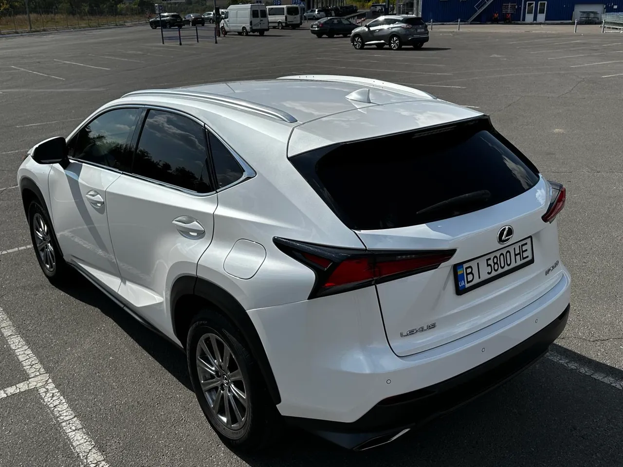 Lexus NX - фото 14