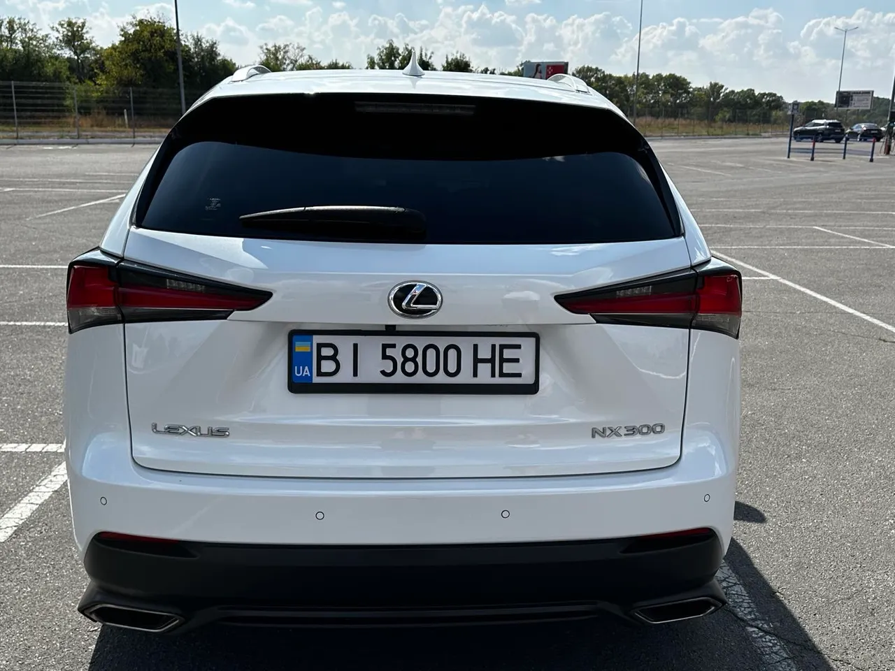 Lexus NX - фото 13