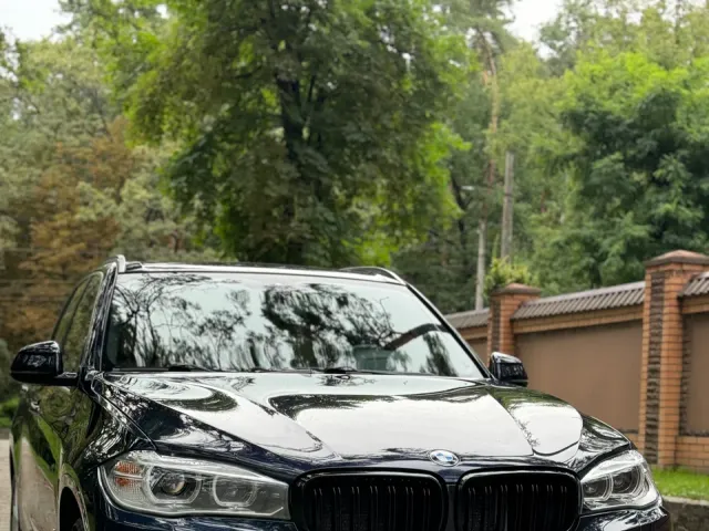 BMW X5 - фото 2