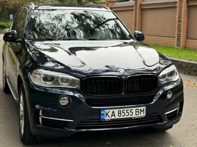 BMW X5 - фото 1
