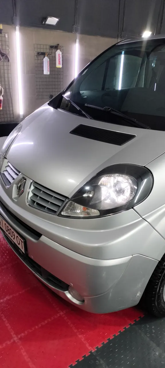 Renault Trafic - фото 8