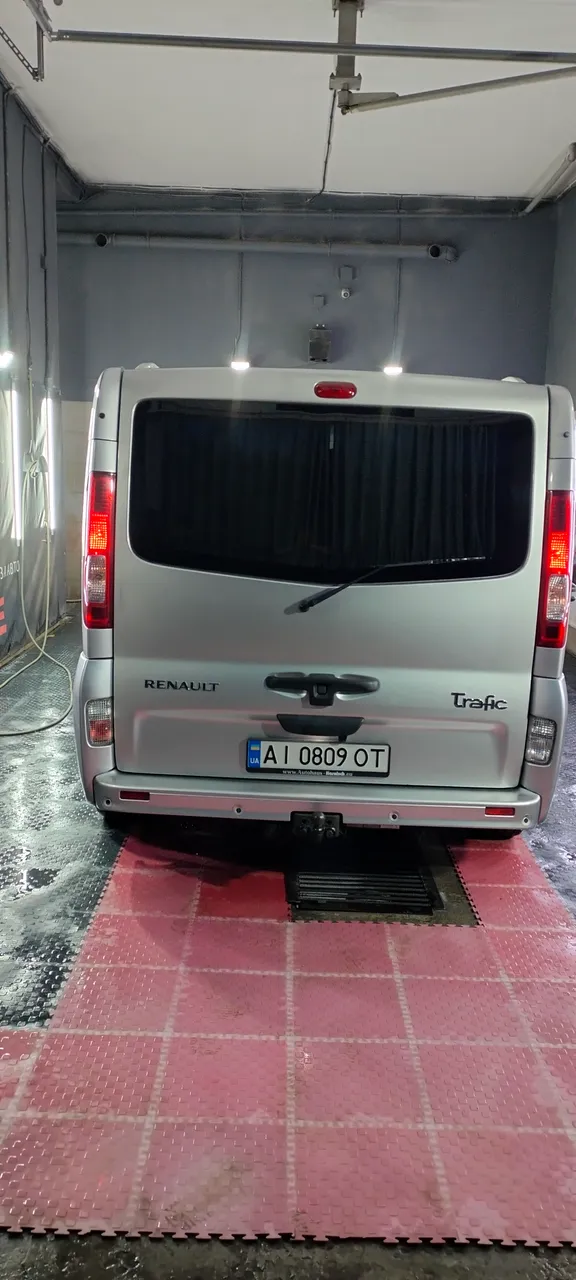Renault Trafic - фото 7