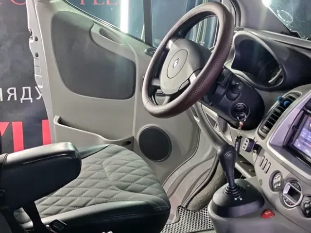 Renault Trafic - фото 3