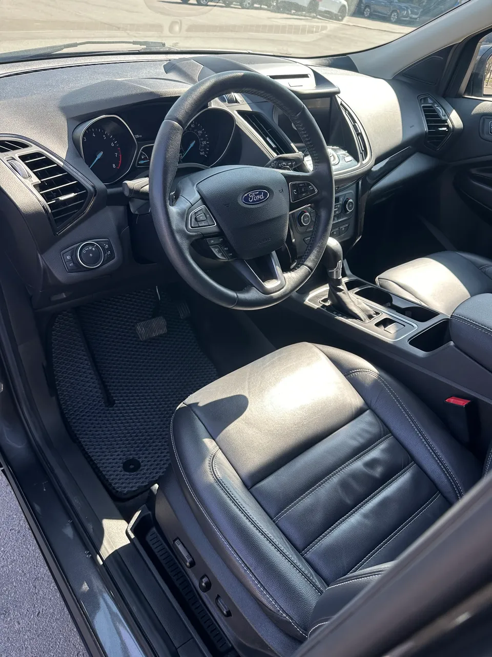 Ford Escape - фото 13