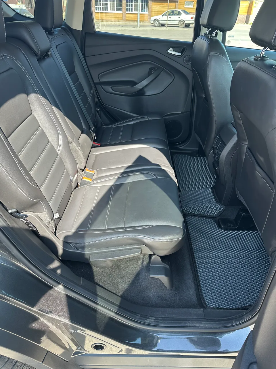 Ford Escape - фото 14