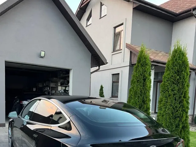 Tesla Model 3 - фото 3