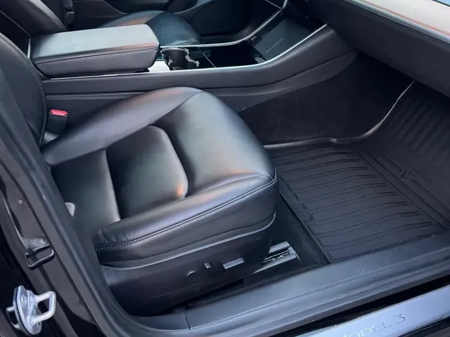 Tesla Model 3 - фото 5