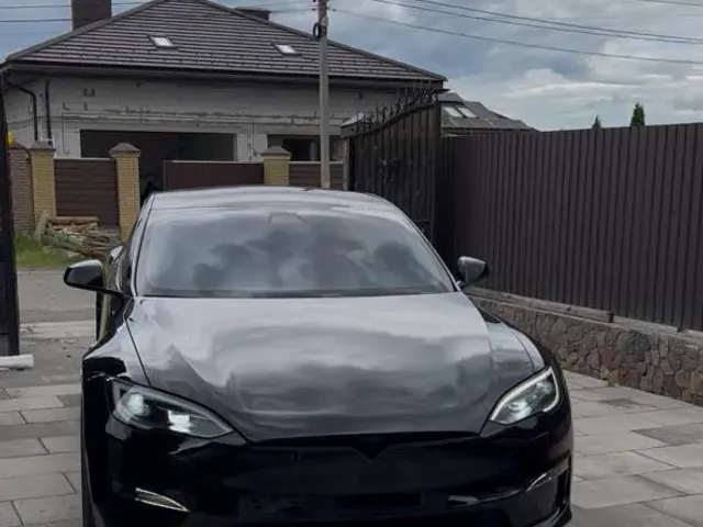 Tesla Model S - фото 2